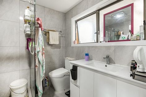 Photo of property in 11 Jillteresa Crescent, Half Moon Bay, Auckland, 2012