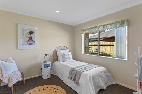Photo of property in 5 Ashleigh Way, Waikanae Beach, Waikanae, 5036