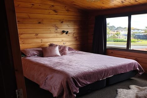 Photo of property in 118 Racecourse Road, Waiuku, 2123