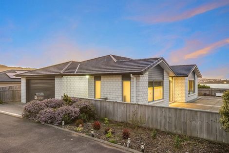 Photo of property in 16 Ken Douglas Drive, Aotea, Porirua, 5024