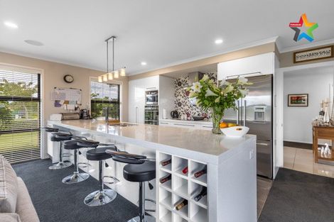 Photo of property in 16 Court Of Ascot, Seaward Bush, Invercargill, 9812