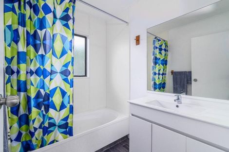 Photo of property in 4a Hannah Road, Hannahs Bay, Rotorua, 3010