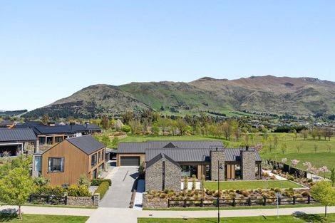 Photo of property in 14 Deans Drive, Wanaka, 9305