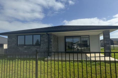 Photo of property in 2 Paapaka Way, Waiuku, 2123