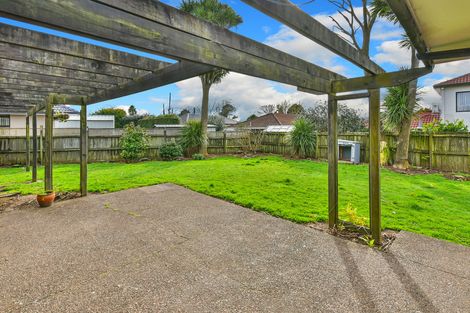 Photo of property in 8 Carlinka Place, Conifer Grove, Takanini, 2112