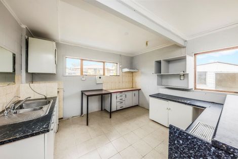 Photo of property in 11 Tomlin Place, Mangere East, Auckland, 2024