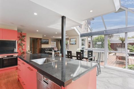 Photo of property in 1/122 Harewood Road, Papanui, Christchurch, 8053