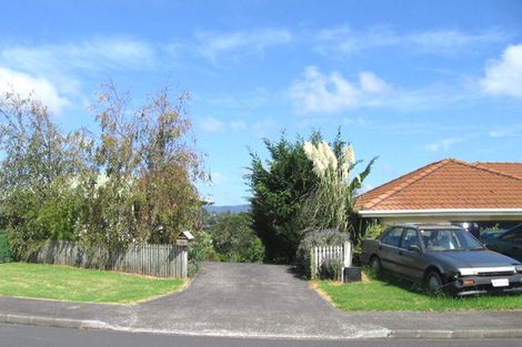 Photo of property in 15 Darcy Place, Massey, Auckland, 0614