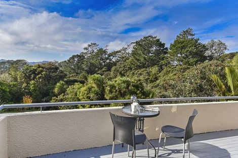 Photo of property in 23 Ngarahana Avenue, Paremoremo, Auckland, 0632
