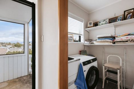 Photo of property in 103 Harbour View Road, Omokoroa, 3114