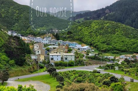 Photo of property in 18a Rarangi Way, Owhiro Bay, Wellington, 6023