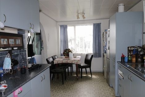 Photo of property in 25 Cross Street, Castlecliff, Whanganui, 4501