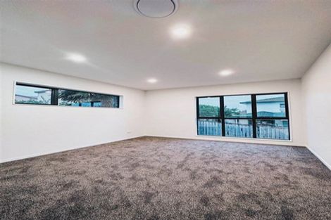 Photo of property in 21f Craigbank Avenue, New Lynn, Auckland, 0600