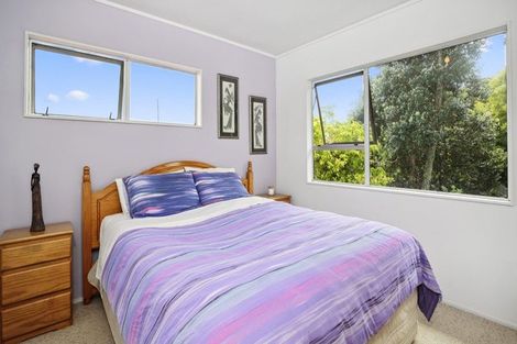 Photo of property in 1/17 Dianthus Place, Browns Bay, Auckland, 0630