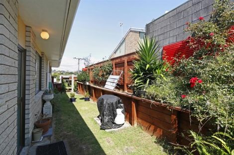 Photo of property in 8a Birdwood Avenue, Moturoa, New Plymouth, 4310