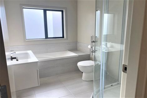 Photo of property in 27 Brindle Way, Newlands, Wellington, 6037