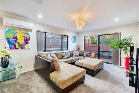 Photo of property in 23f Kamara Road, Glen Eden, Auckland, 0602