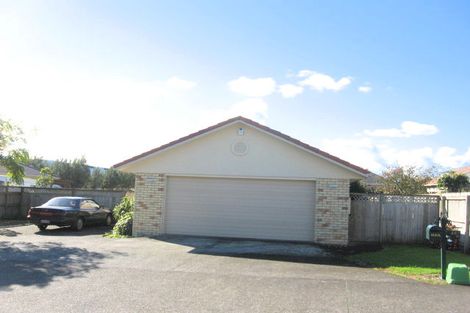 Photo of property in 43 Montilla Place, Manurewa, Auckland, 2102