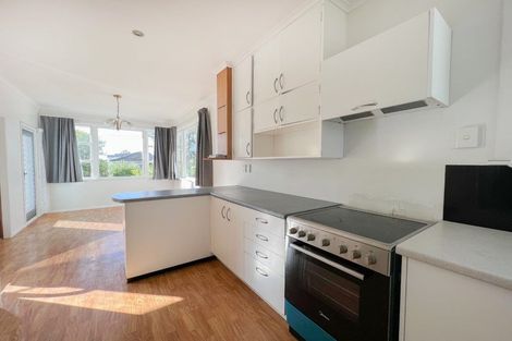 Photo of property in 8 Sherwood Avenue, Te Atatu South, Auckland, 0610