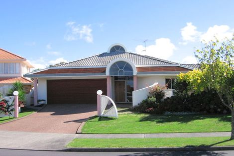 Photo of property in 13 Driscoll Place, Farm Cove, Auckland, 2010
