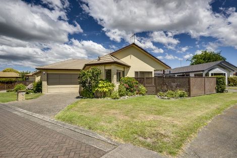 Photo of property in 17 Sloane Place, Taradale, Napier, 4112