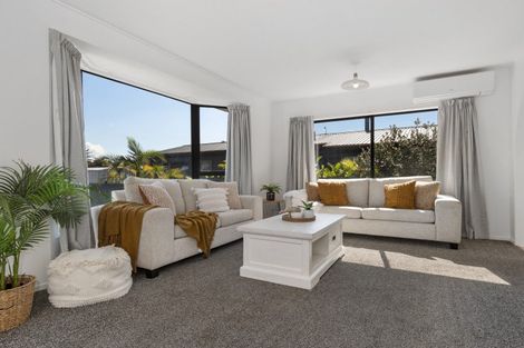 Photo of property in 228 Gravatt Road, Papamoa Beach, Papamoa, 3118