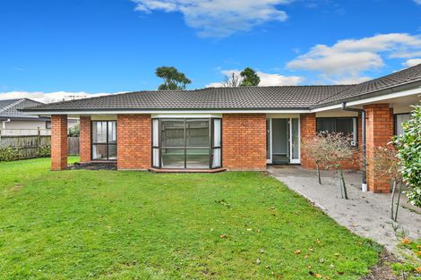 Photo of property in 8 Carlinka Place, Conifer Grove, Takanini, 2112