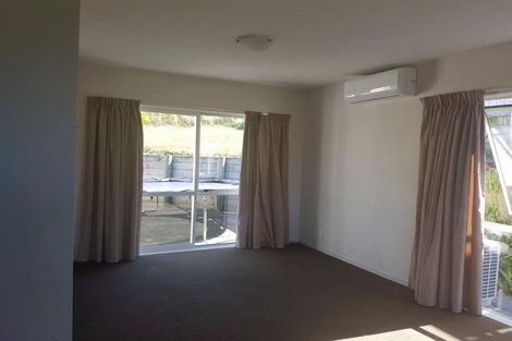 Photo of property in 48 Tongariro Drive, Aotea, Porirua, 5024