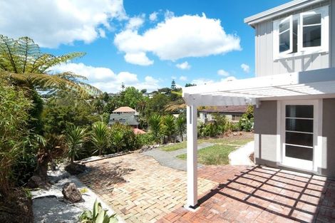 Photo of property in 92 Browns Bay Road, Rothesay Bay, Auckland, 0630