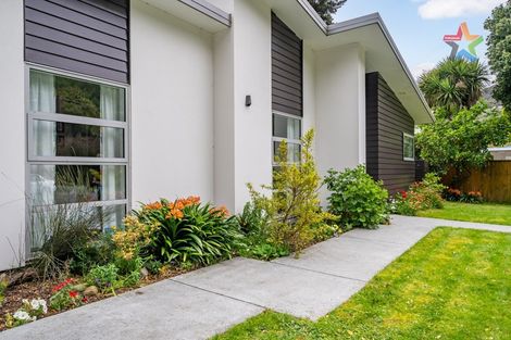 Photo of property in 5a Tawa Street, Eastbourne, Lower Hutt, 5013