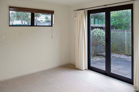 Photo of property in 2/346 The Parade, Island Bay, Wellington, 6023