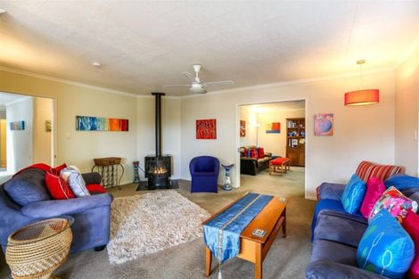 Photo of property in 18 Hickford Place, Okato, 4335