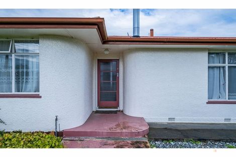 Photo of property in 1 Regent Street, Waimate, 7924