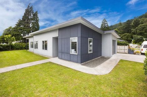 Photo of property in 16 Lane Street, Wallaceville, Upper Hutt, 5018