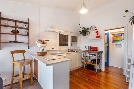 Photo of property in 3/50 Old Lake Road, Narrow Neck, Auckland, 0624