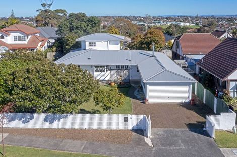Photo of property in 24 Cherry Road, Bucklands Beach, Auckland, 2014