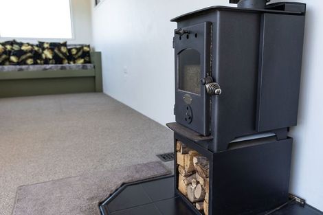 Photo of property in 54 Rotomanu Rise, Western Lake, Featherston, 5773