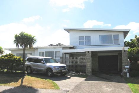 Photo of property in 23 Kingston Heights Road, Kingston, Wellington, 6021