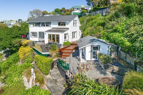 Photo of property in 3 Lucy Road, Bluff Hill, Napier, 4110
