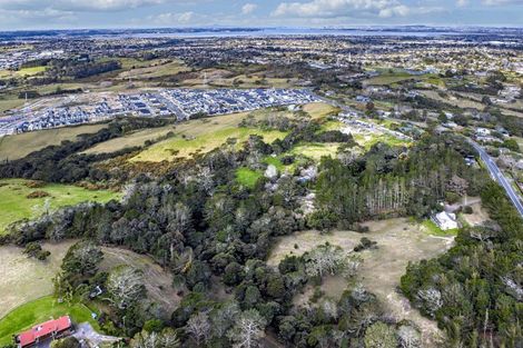 Photo of property in 53 Red Hills Road, Massey, Auckland, 0614