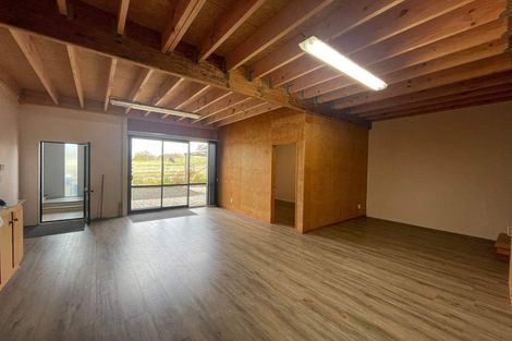 Photo of property in 37 Pitt Road, Runciman, Drury, 2578