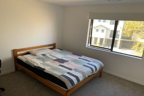 Photo of property in 8 Lilac Lane, Oteha, Auckland, 0632