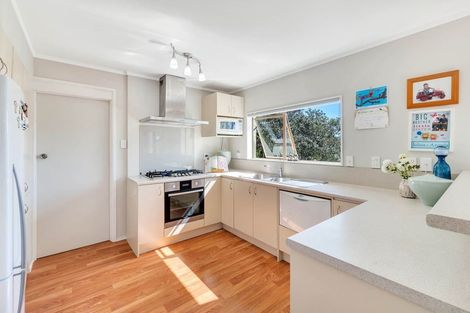 Photo of property in 1/14 Thelma Crescent, Torbay, Auckland, 0630