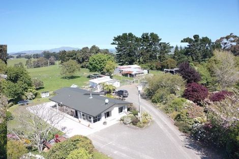 Photo of property in 22 Tiratu Road, Dannevirke, 4976