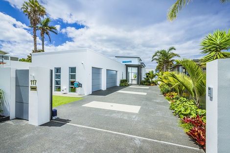 Photo of property in 117 Churchill Road, Rothesay Bay, Auckland, 0630