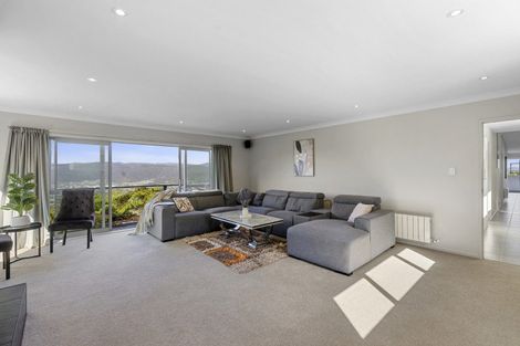 Photo of property in 34 Arahiwi Grove, Tirohanga, Lower Hutt, 5010