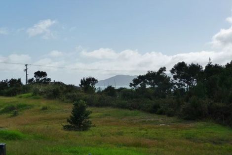 Photo of property in 30 Dudley Crescent, Cable Bay, 0420