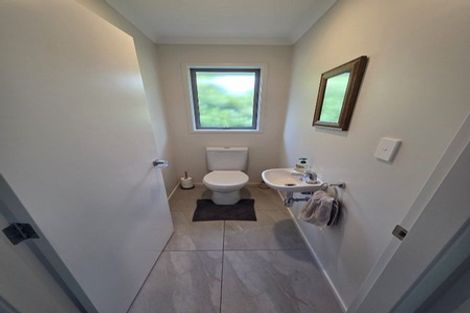 Photo of property in 1 Meadowviews Drive, Welcome Bay, Tauranga, 3112