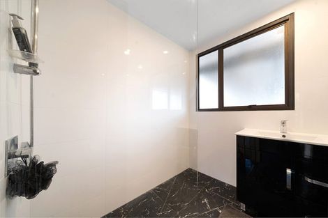 Photo of property in 1/88 Parrs Cross Road, Henderson, Auckland, 0612