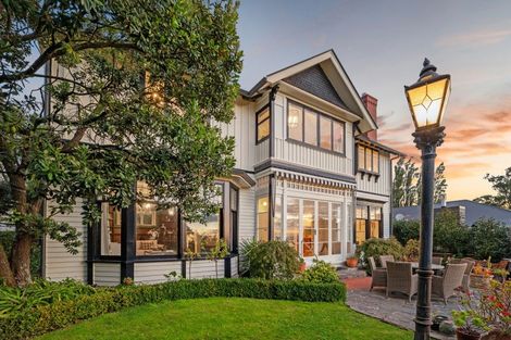 Photo of property in 14 Macmillan Avenue, Cashmere, Christchurch, 8022